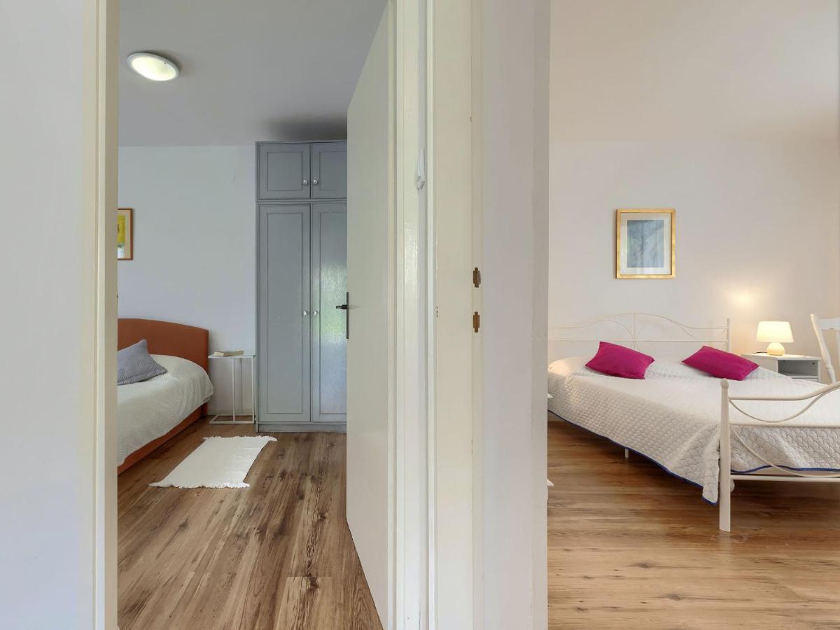 Apartment Laura By Interhome Пула Экстерьер фото